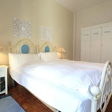 Catullo 18 Apartment, Di Garda, Jacuzzi * Desenzano del Garda