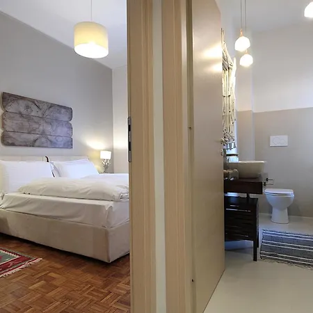 Catullo 18 Apartment, Di Garda, Jacuzzi Desenzano del Garda