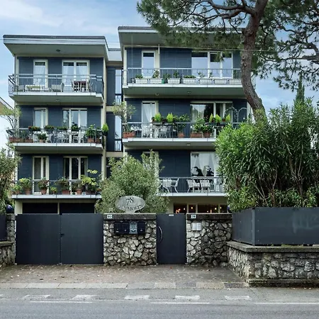 Appartement Catullo 18 Apartment, Garda Lake, Jacuzzi, Fitness, Ac